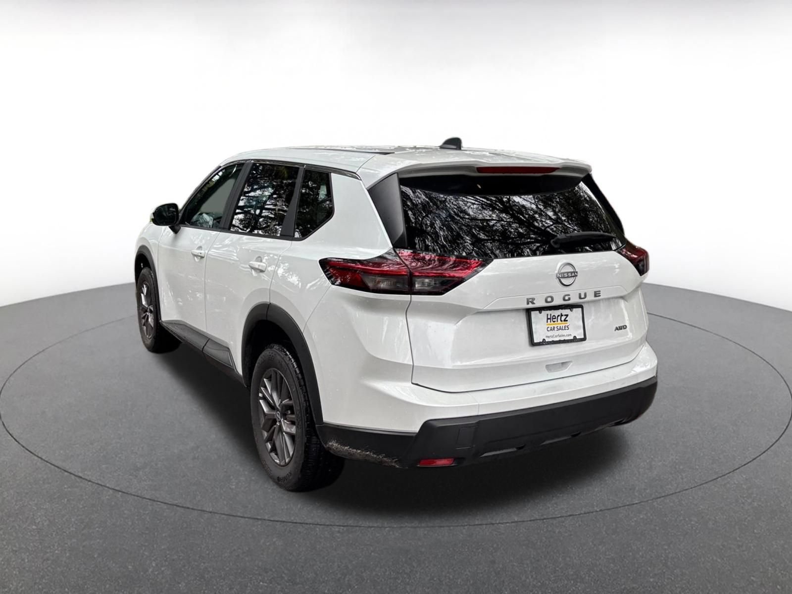Used 2026 Nissan Rogue SV AWD/4WD image 8