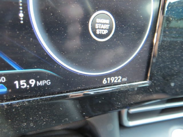 Used 2022 Hyundai Elantra SEL w/ Convenience + Premium Package FWD image 9