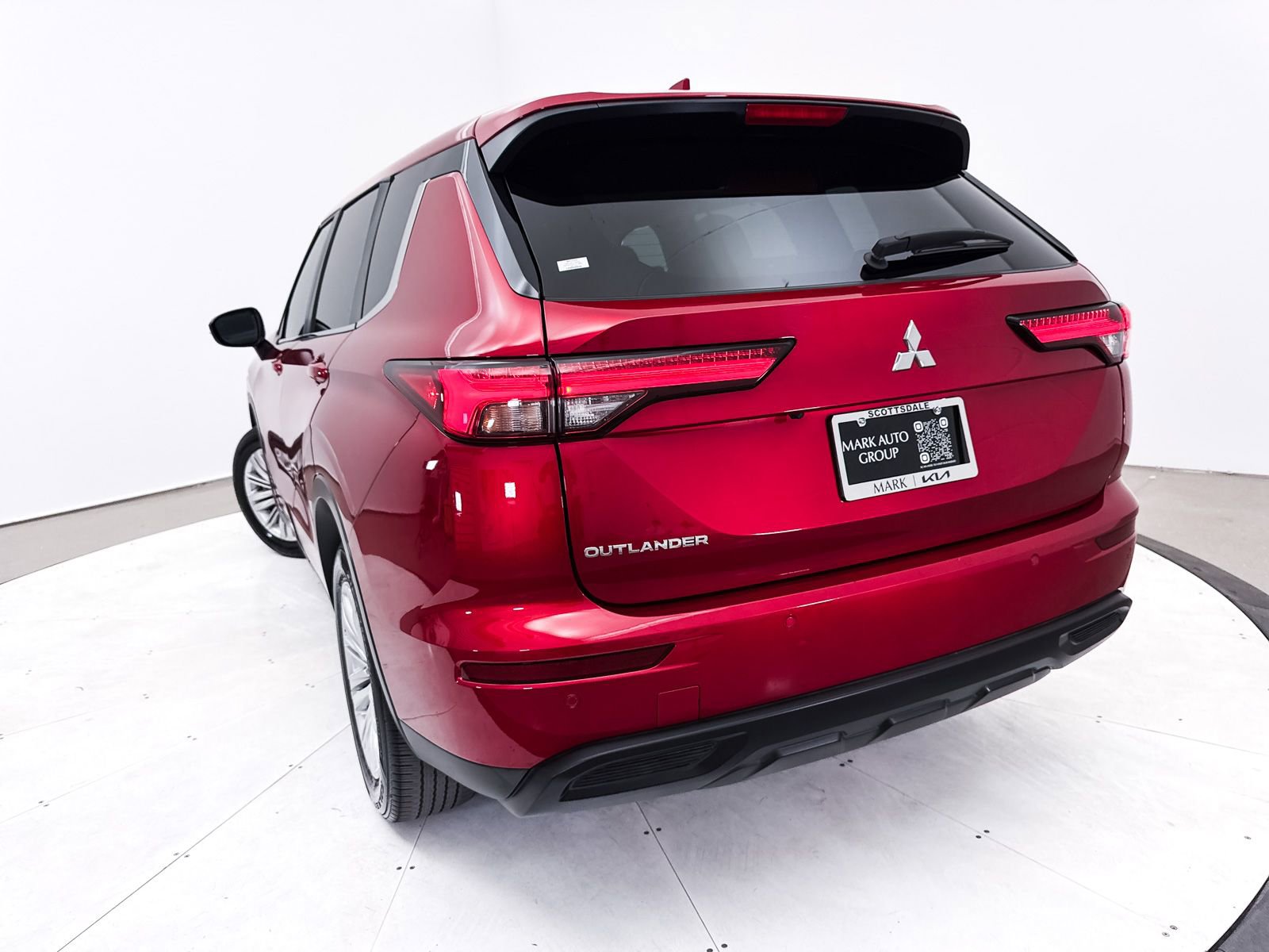 Used 2024 Mitsubishi Outlander ES FWD image 6