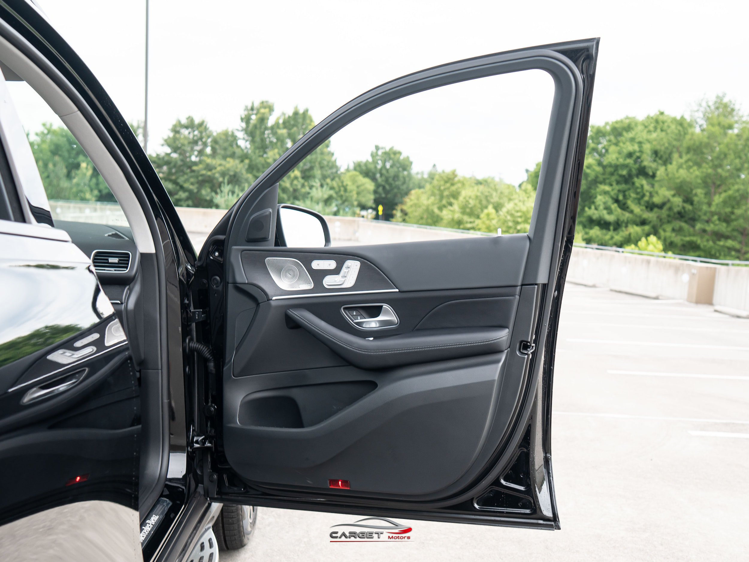 Used 2026 Mercedes-Benz GLE 350 4MATIC w/ AMG Line Exterior image 44
