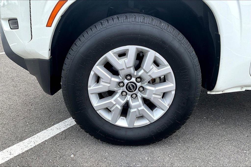 Used 2022 Nissan Frontier SV image 6