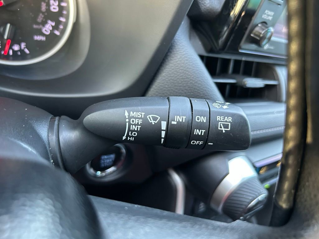 Used 2021 Toyota RAV4 XLE FWD image 22
