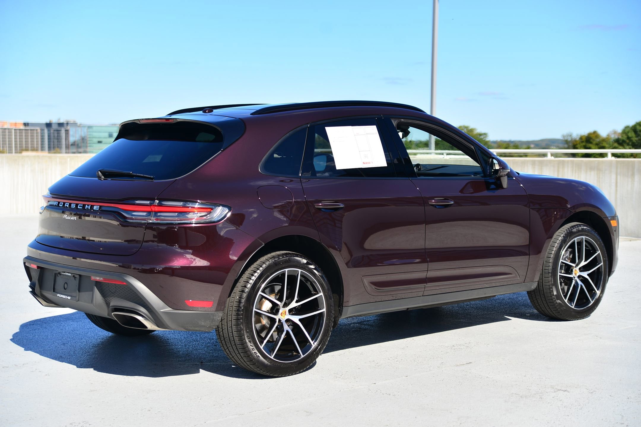 Certified 2025 Porsche Macan image 10