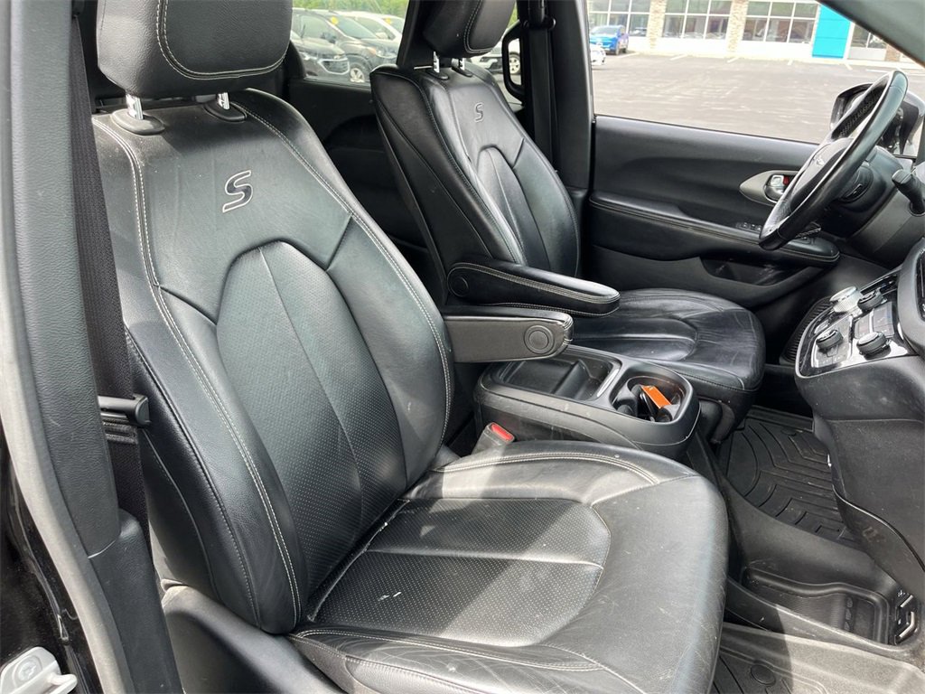 Used 2020 Chrysler Pacifica Touring-L image 28