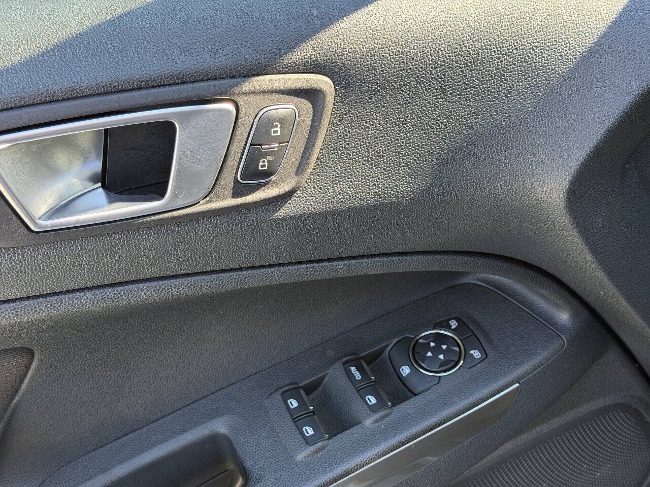 Used 2018 Ford EcoSport SE w/ SE Convenience Package FWD image 26