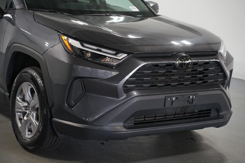Certified 2025 Toyota RAV4 XLE FWD image 4