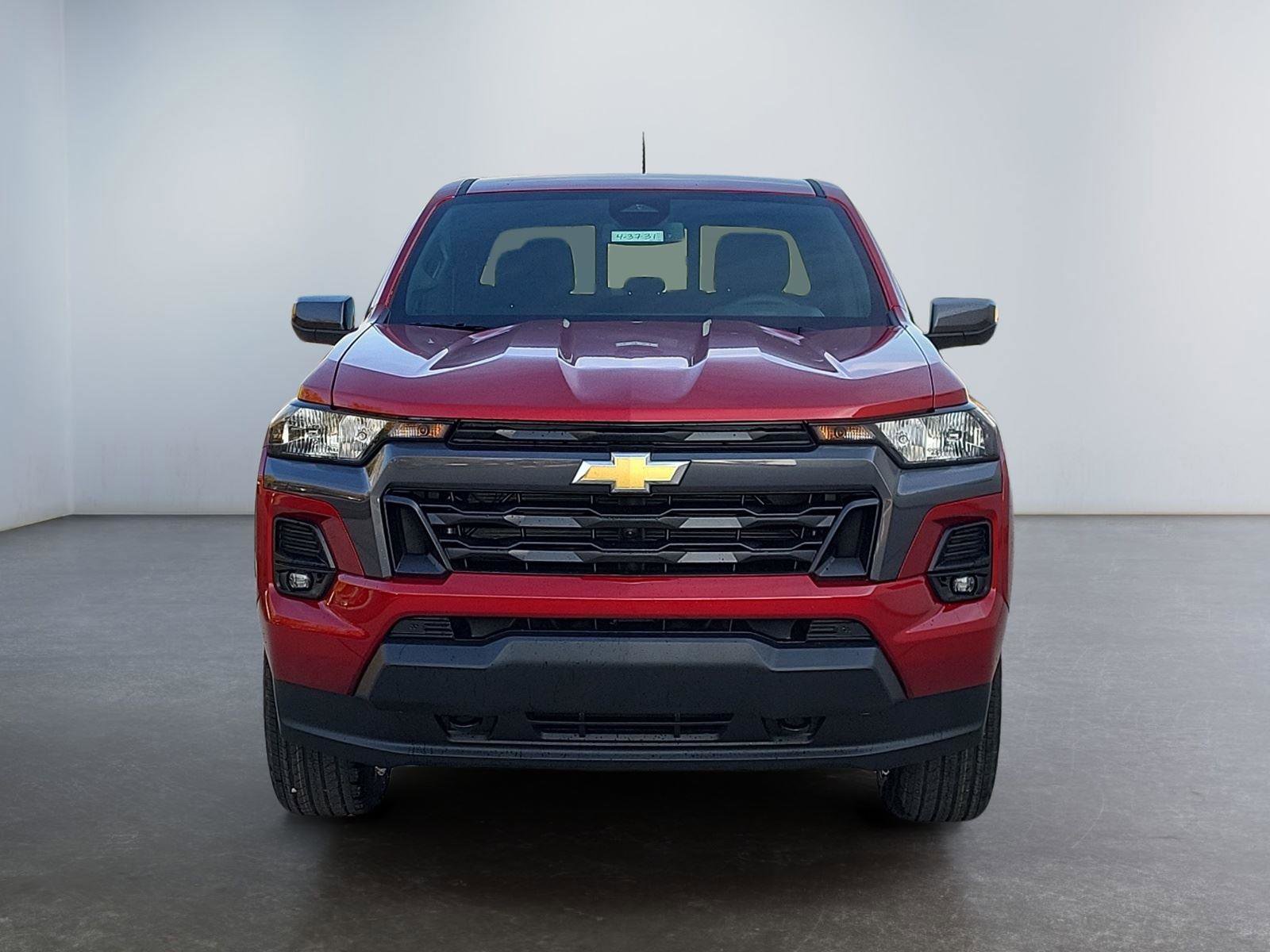 Used 2024 Chevrolet Colorado LT w/ LT Convenience Package II image 8