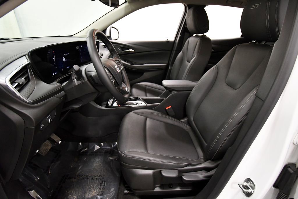 Used 2024 Buick Encore GX Sport Touring FWD image 14