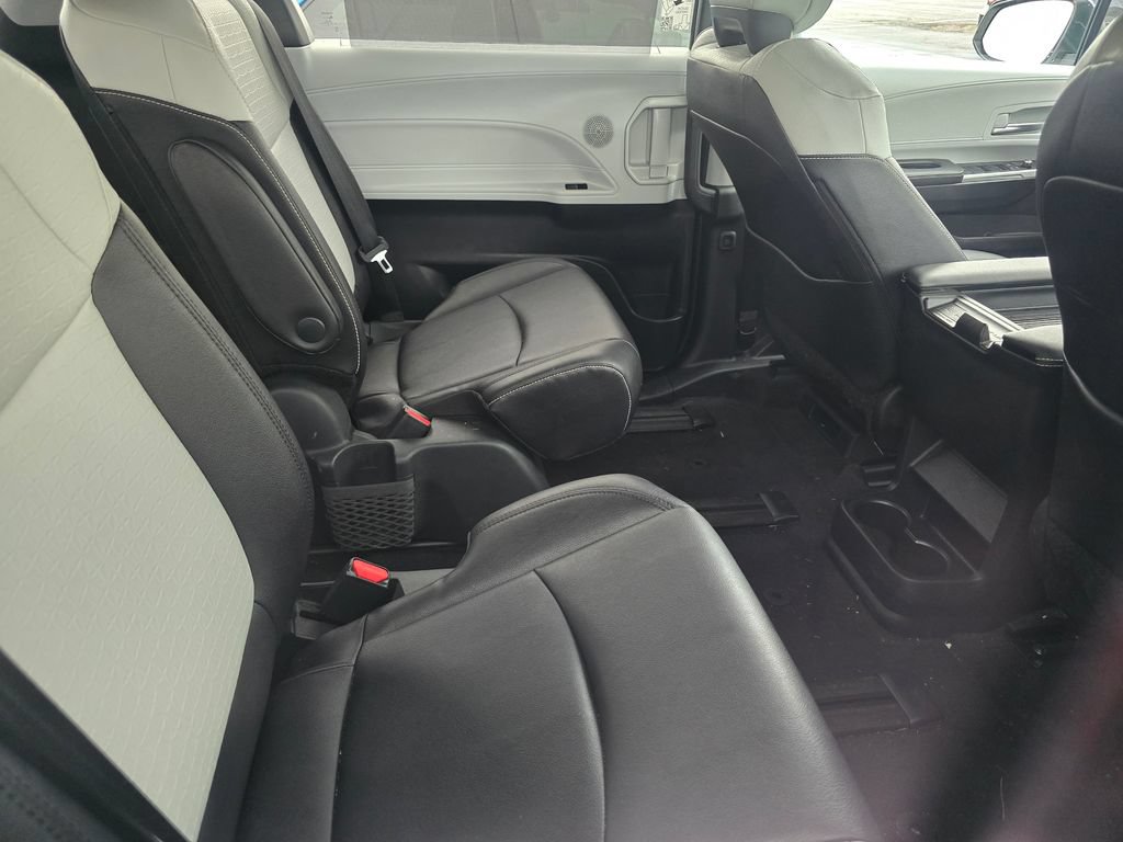 Certified 2025 Toyota Sienna XSE AWD/4WD image 14