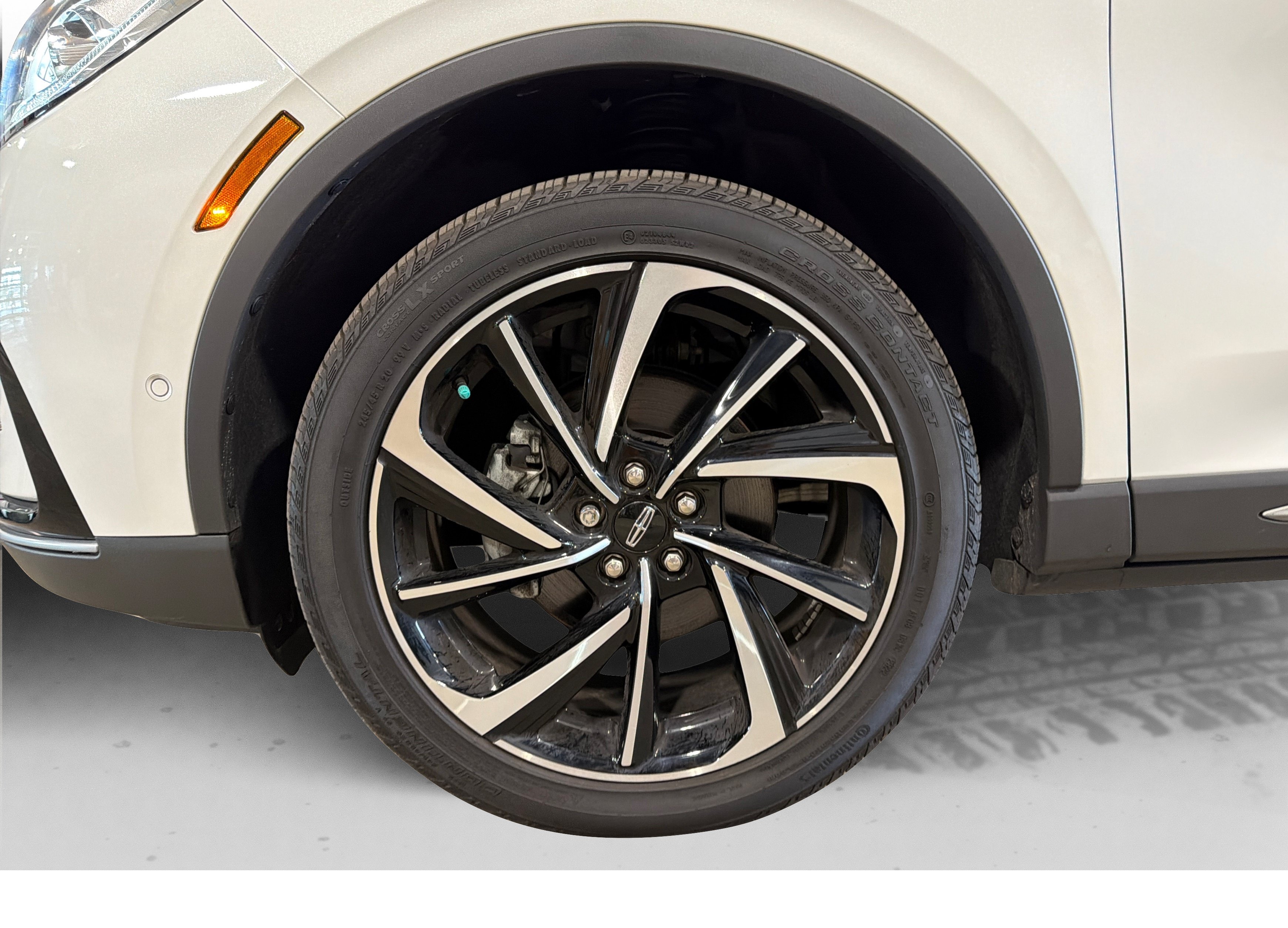 Used 2023 Lincoln Corsair Reserve w/ Equipment Group 202A AWD/4WD image 53
