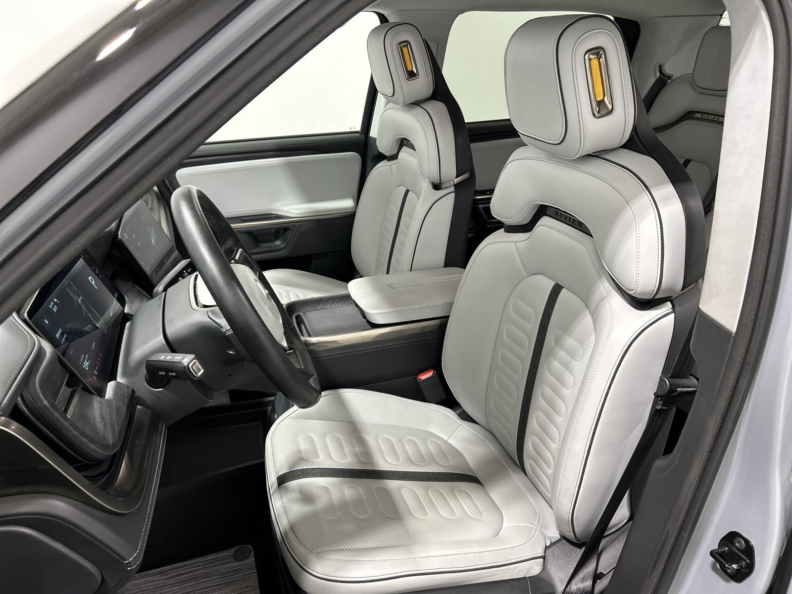 Used 2024 Rivian R1T Adventure Dual AWD/4WD image 20