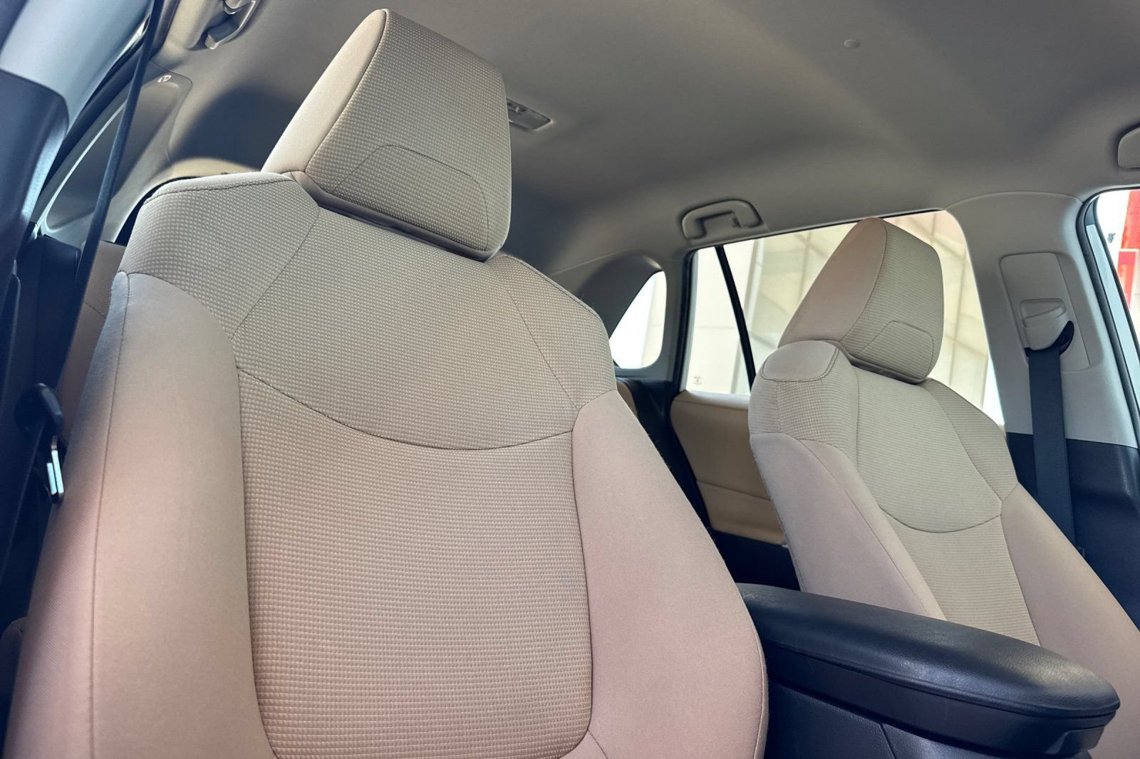 Certified 2021 Toyota RAV4 LE AWD/4WD image 21