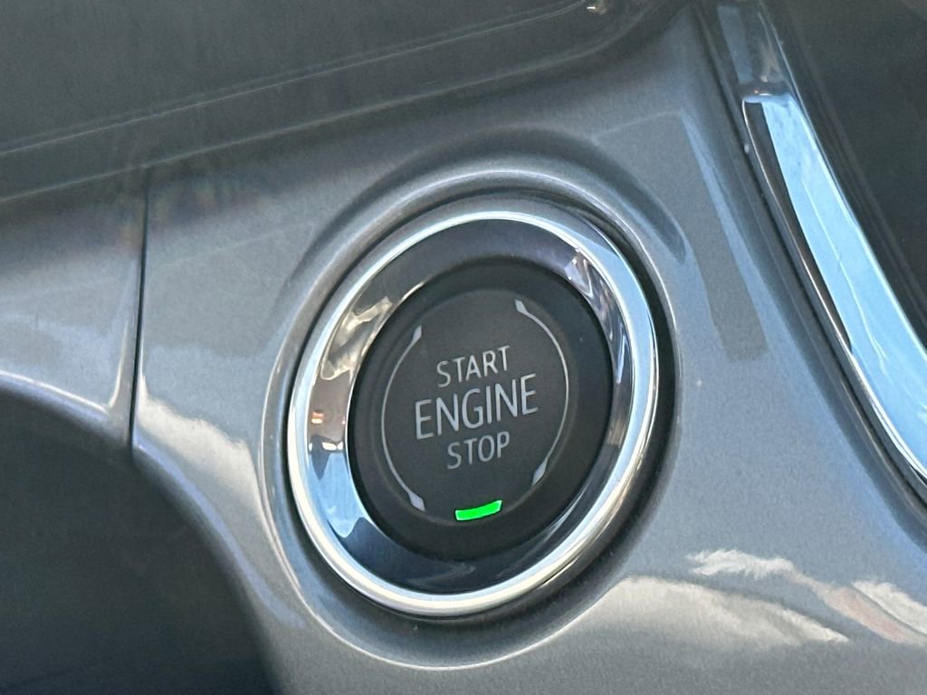 Used 2025 Chevrolet Trax LT w/ LT Convenience Package image 30