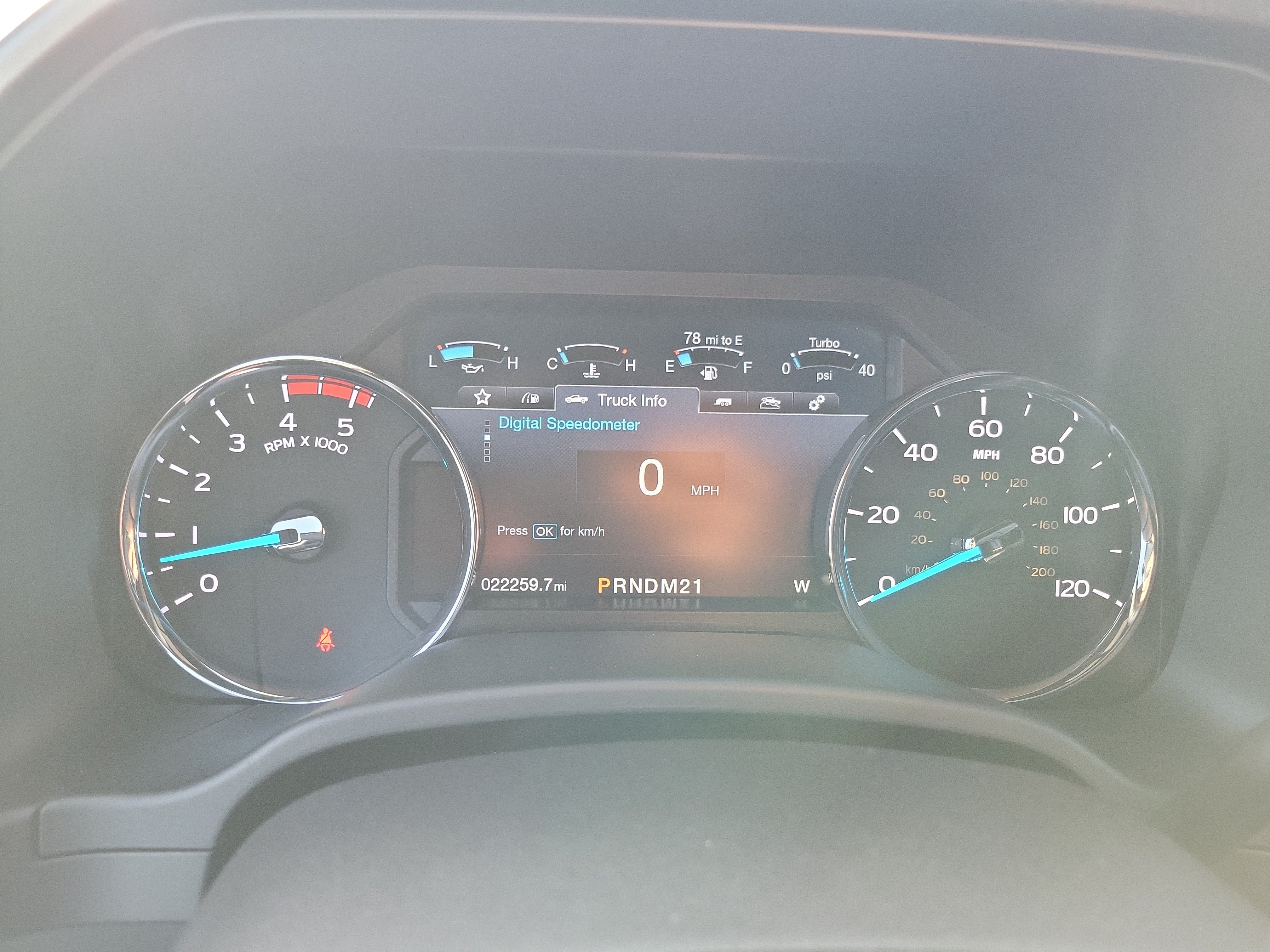 Certified 2018 Ford F350 Platinum w/ Platinum Ultimate Package AWD/4WD image 30