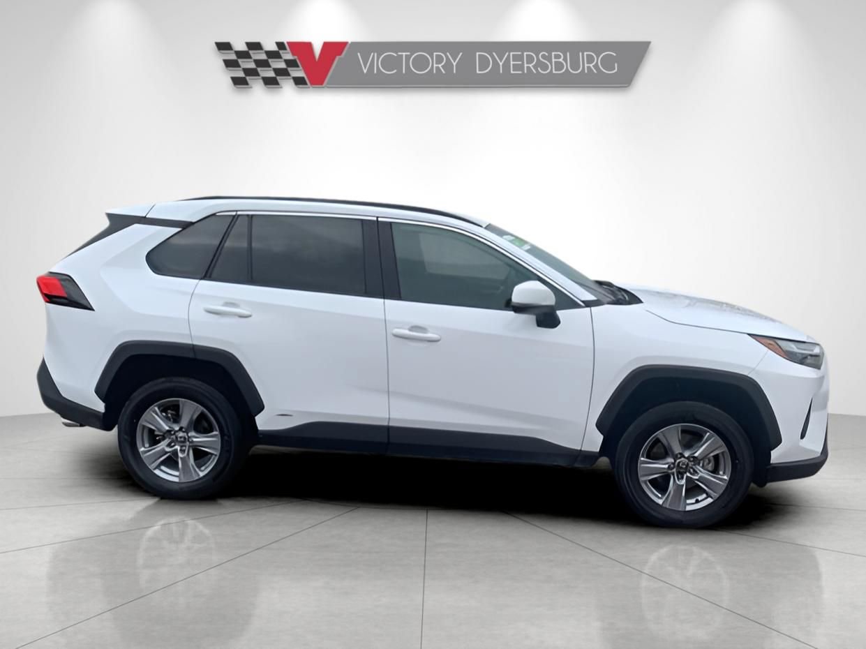 Used 2025 Toyota RAV4 XLE image 9