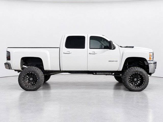 Used 2011 Chevrolet Silverado 2500 LTZ w/ LTZ Plus Package AWD/4WD image 2