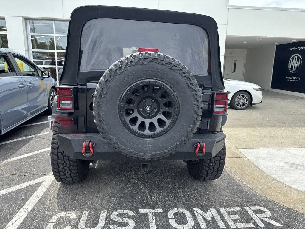 Used 2017 Jeep Wrangler Unlimited Rubicon w/ Connectivity Group AWD/4WD image 8