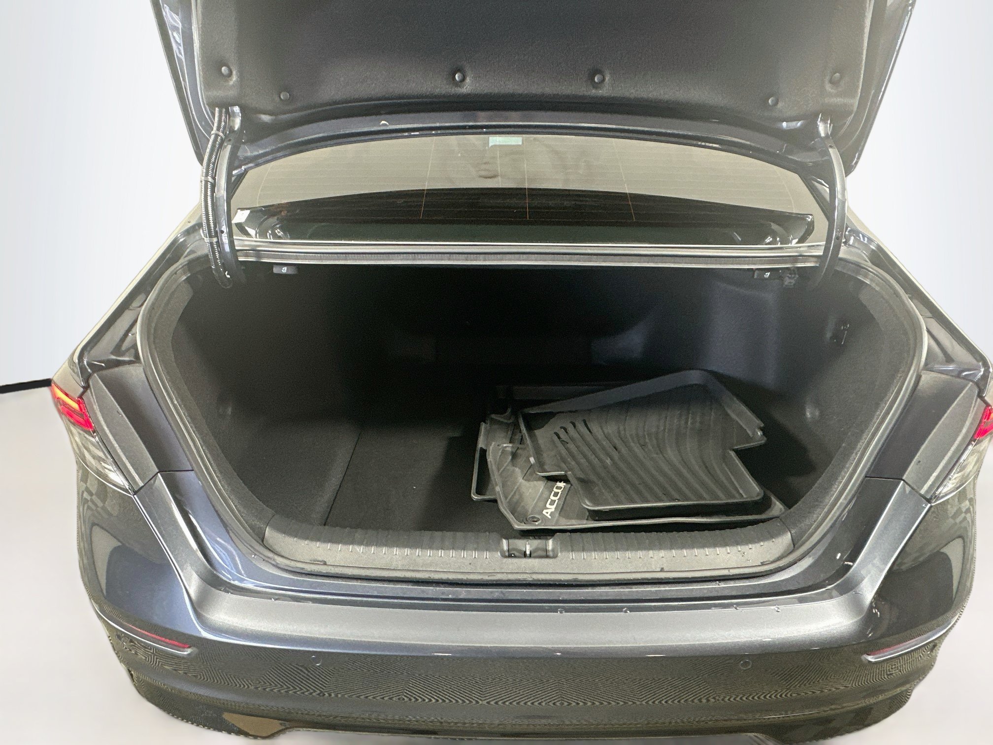 Used 2025 Honda Accord Touring image 28
