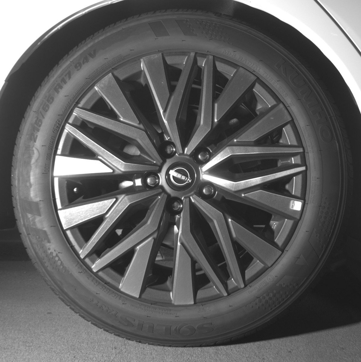 Used 2025 Nissan Altima 2.5 SV FWD image 15