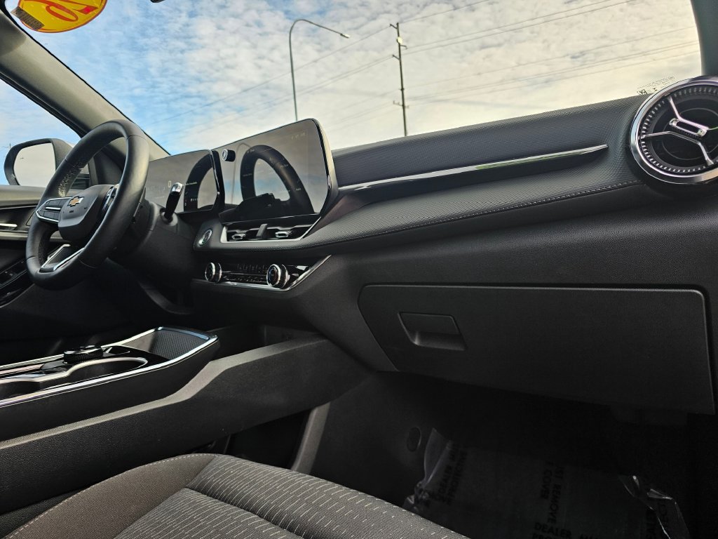 Certified 2026 Chevrolet Equinox LT AWD/4WD image 18