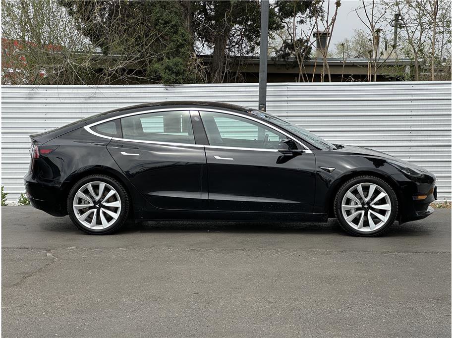 Used 2018 Tesla Model 3 Long Range image 9