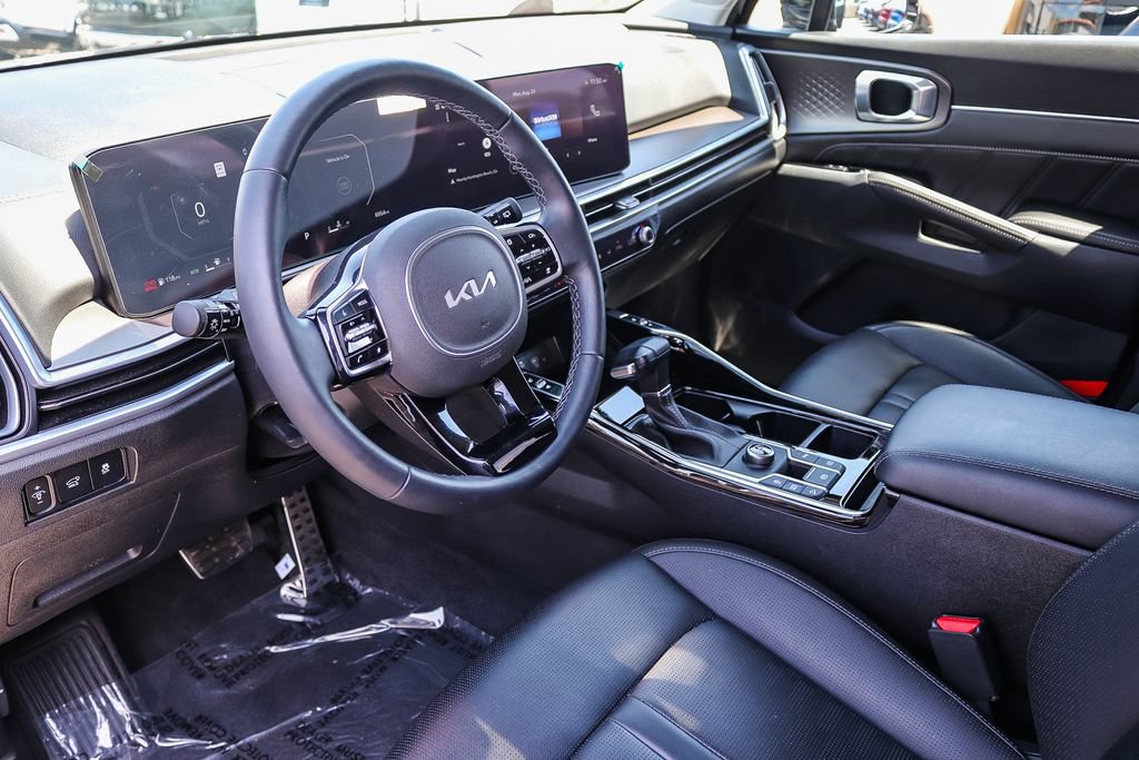Used 2025 Kia Sorento SX FWD image 16