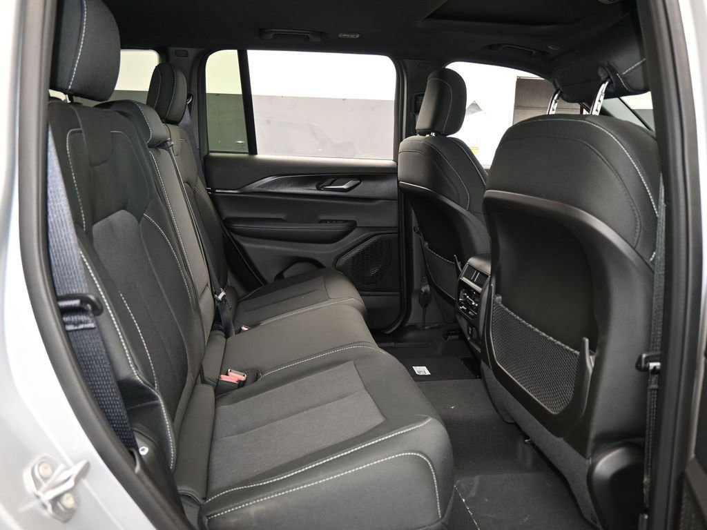 New 2026 Jeep Grand Cherokee Laredo X image 35