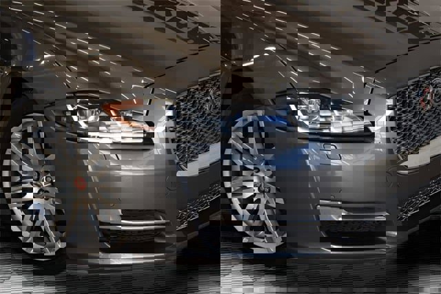 Used 2018 Jaguar XJ L Portfolio image 30