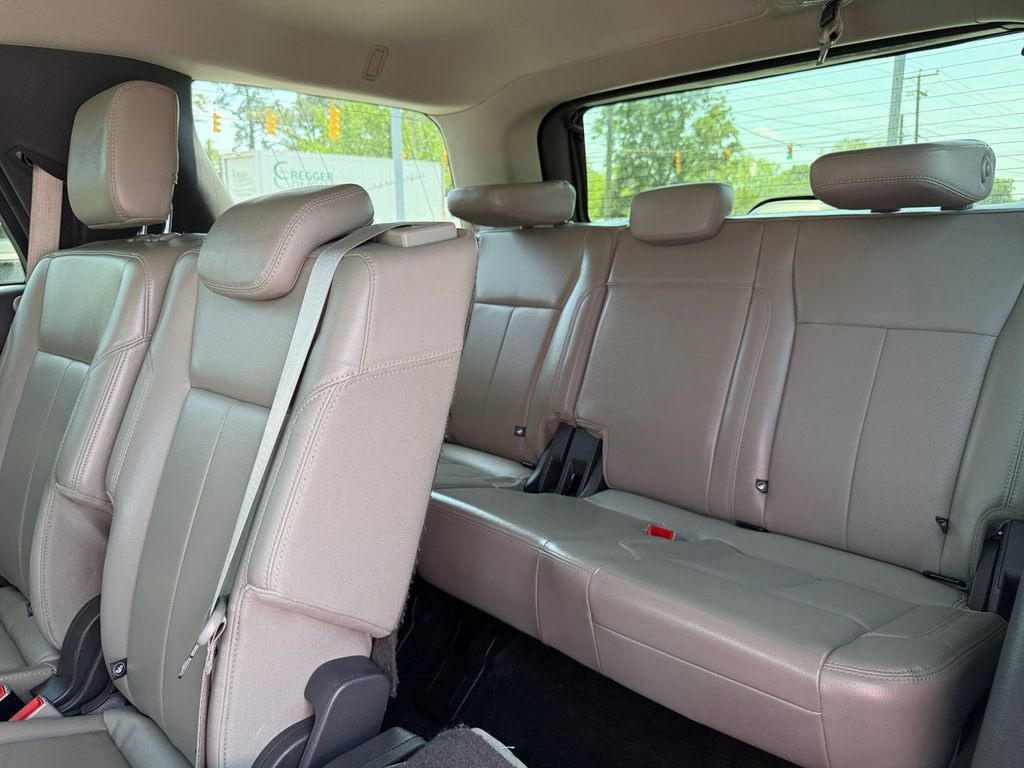 Used 2019 Ford Expedition XLT w/ Equipment Group 202A AWD/4WD image 25