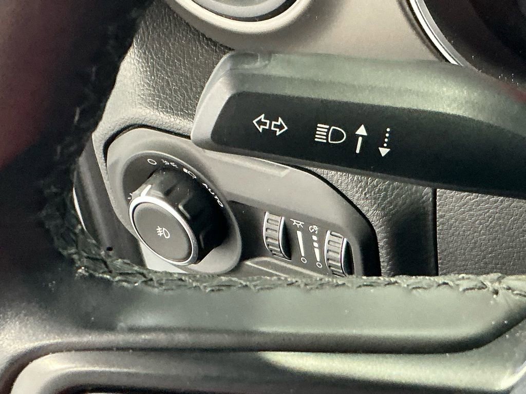 Used 2022 Jeep Wrangler Unlimited Sport image 14