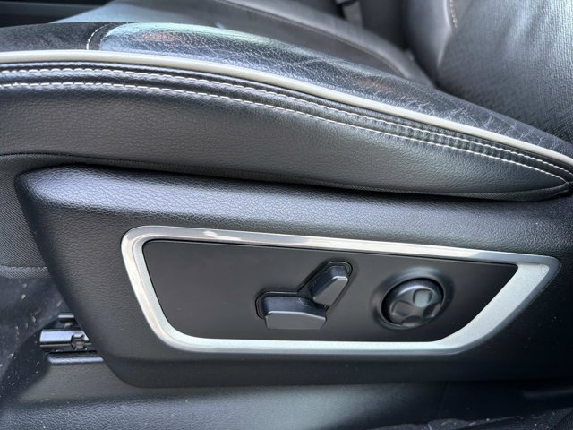 Used 2019 RAM 1500 Laramie AWD/4WD image 13