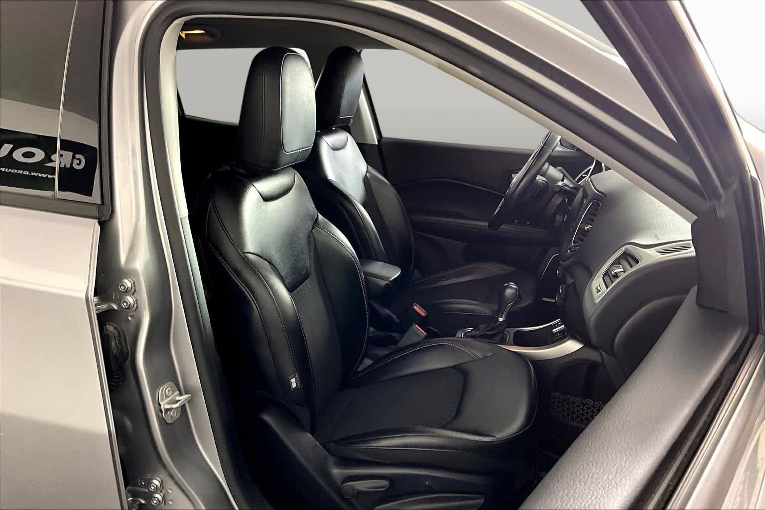 Used 2021 Jeep Compass Latitude FWD image 9
