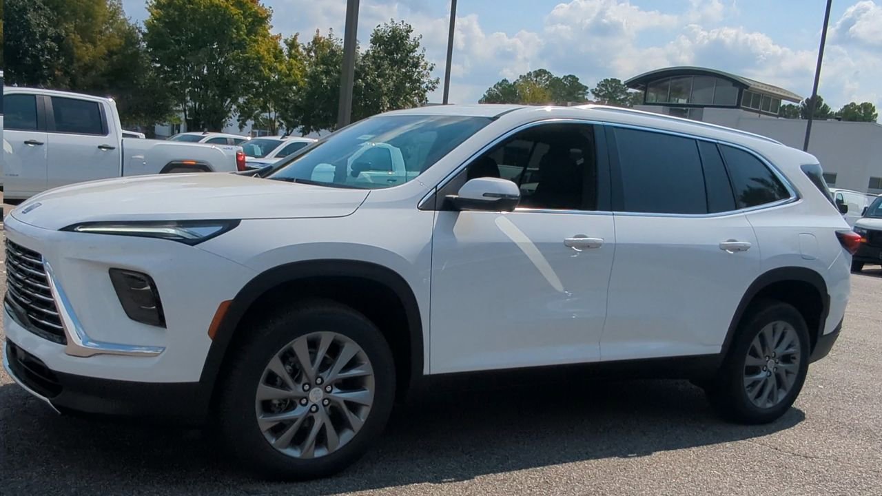 New 2026 Buick Enclave Preferred image 4