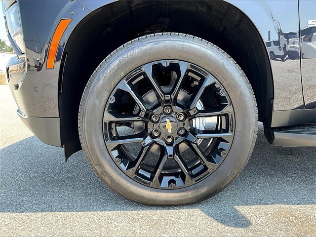 New 2025 Chevrolet Suburban Premier image 7