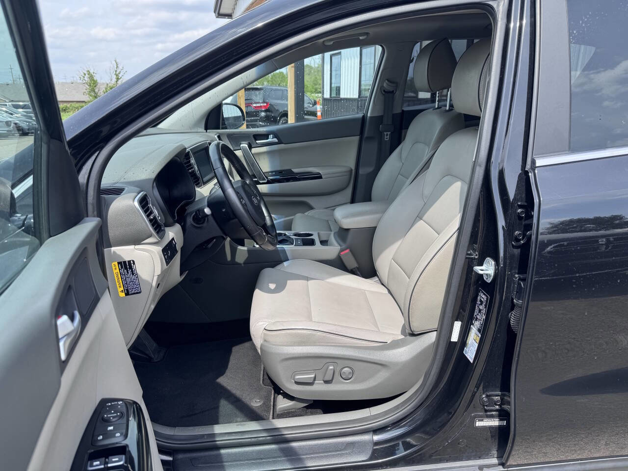 Used 2019 Kia Sportage EX w/ EX Premium Package FWD image 11