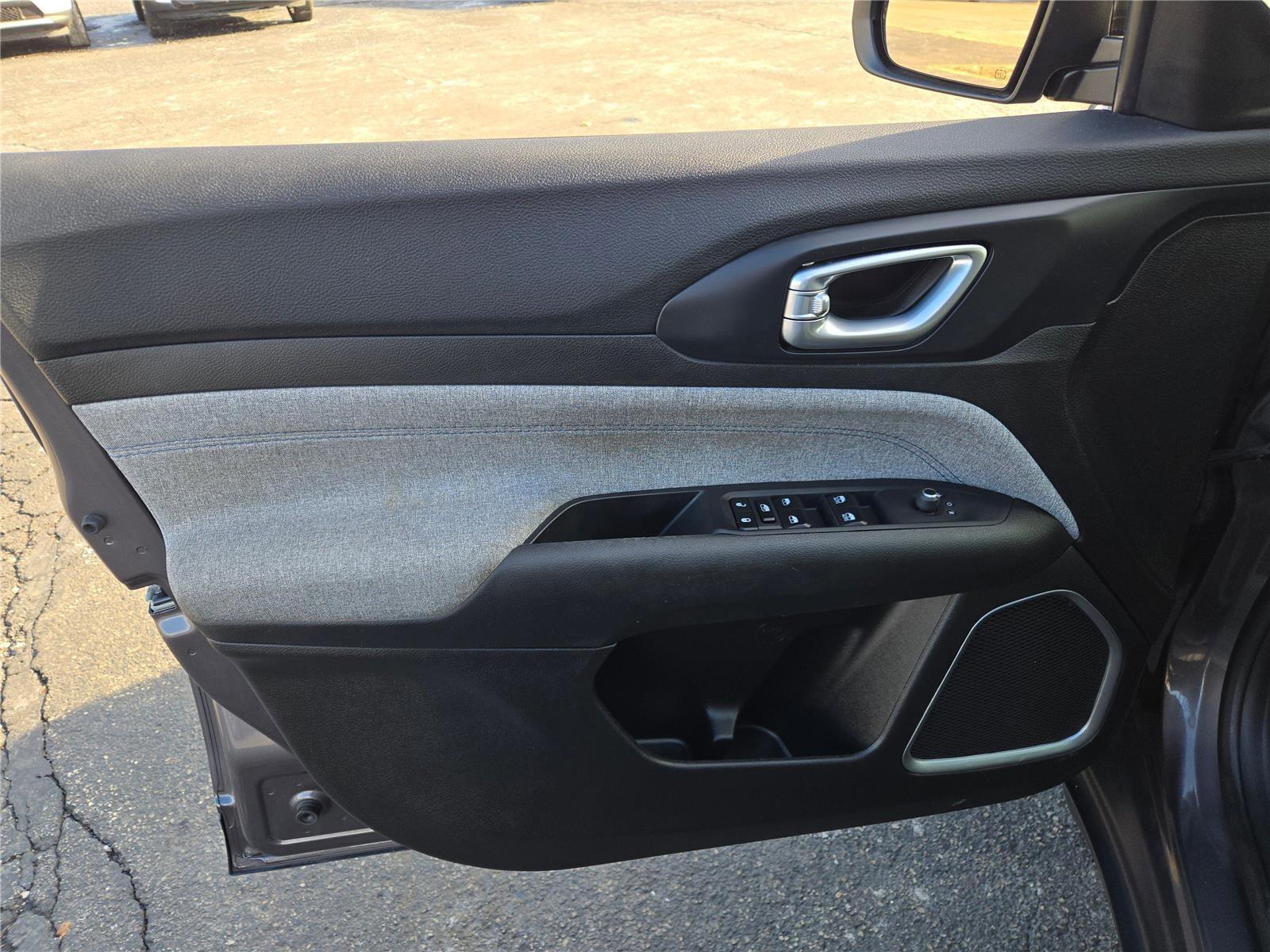 Used 2024 Jeep Compass Sport image 23