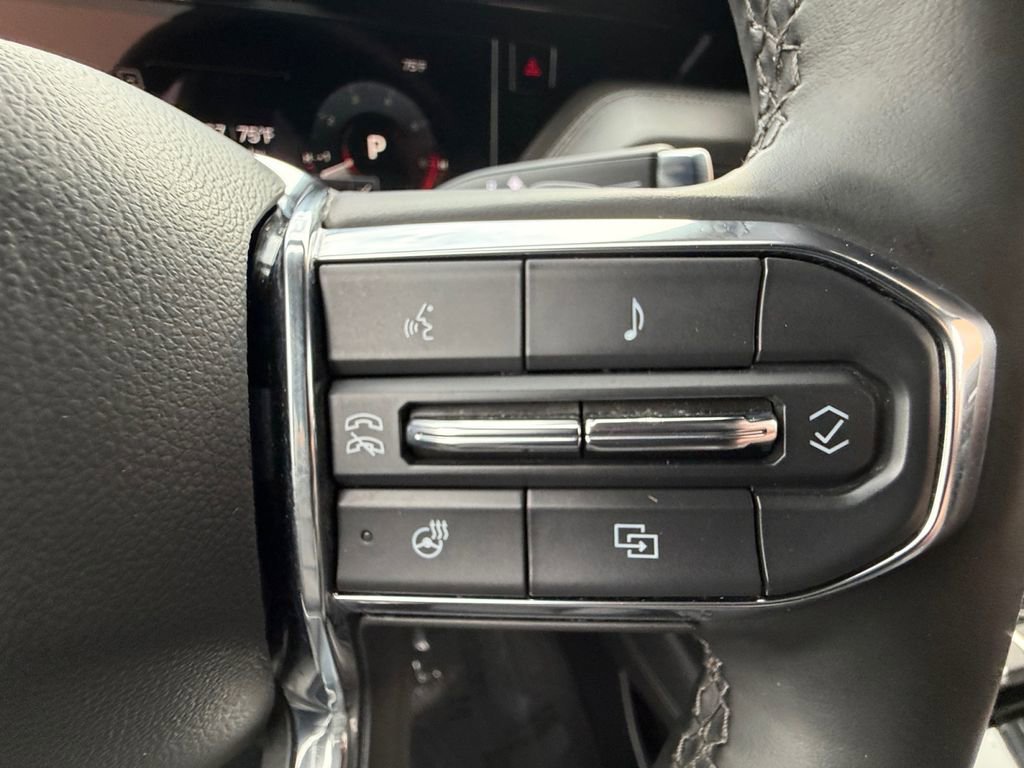 Used 2025 GMC Yukon Denali image 26