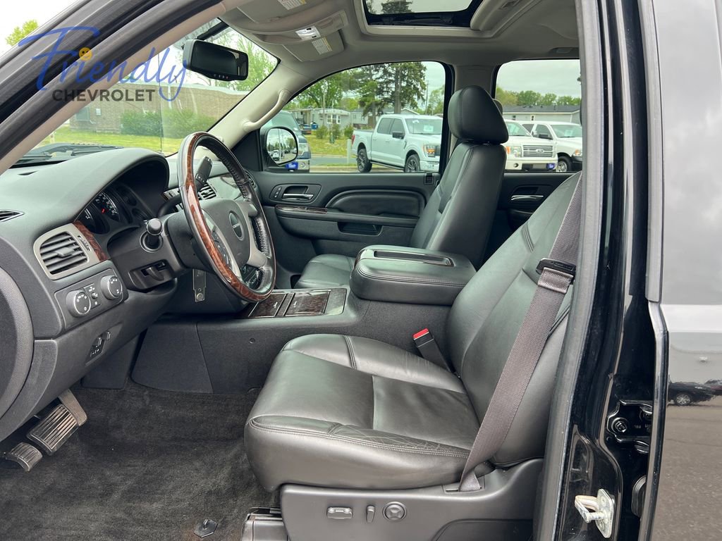 Used 2013 GMC Sierra 2500 Denali w/ Suspension Package, Off-Road AWD/4WD image 12