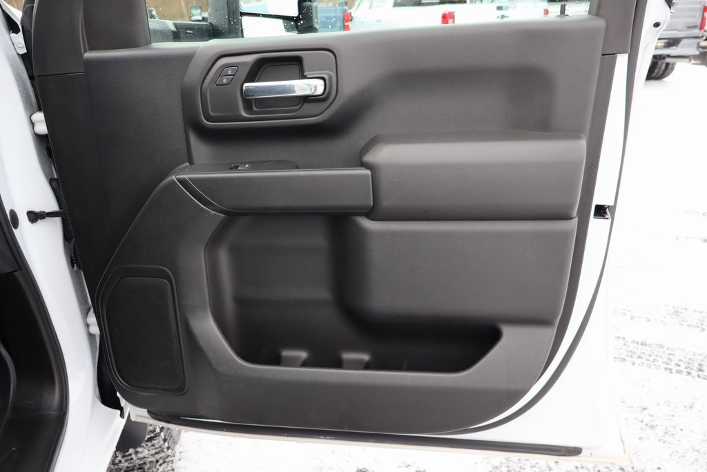 Used 2020 Chevrolet Silverado 2500 Custom w/ Custom Value Package image 12