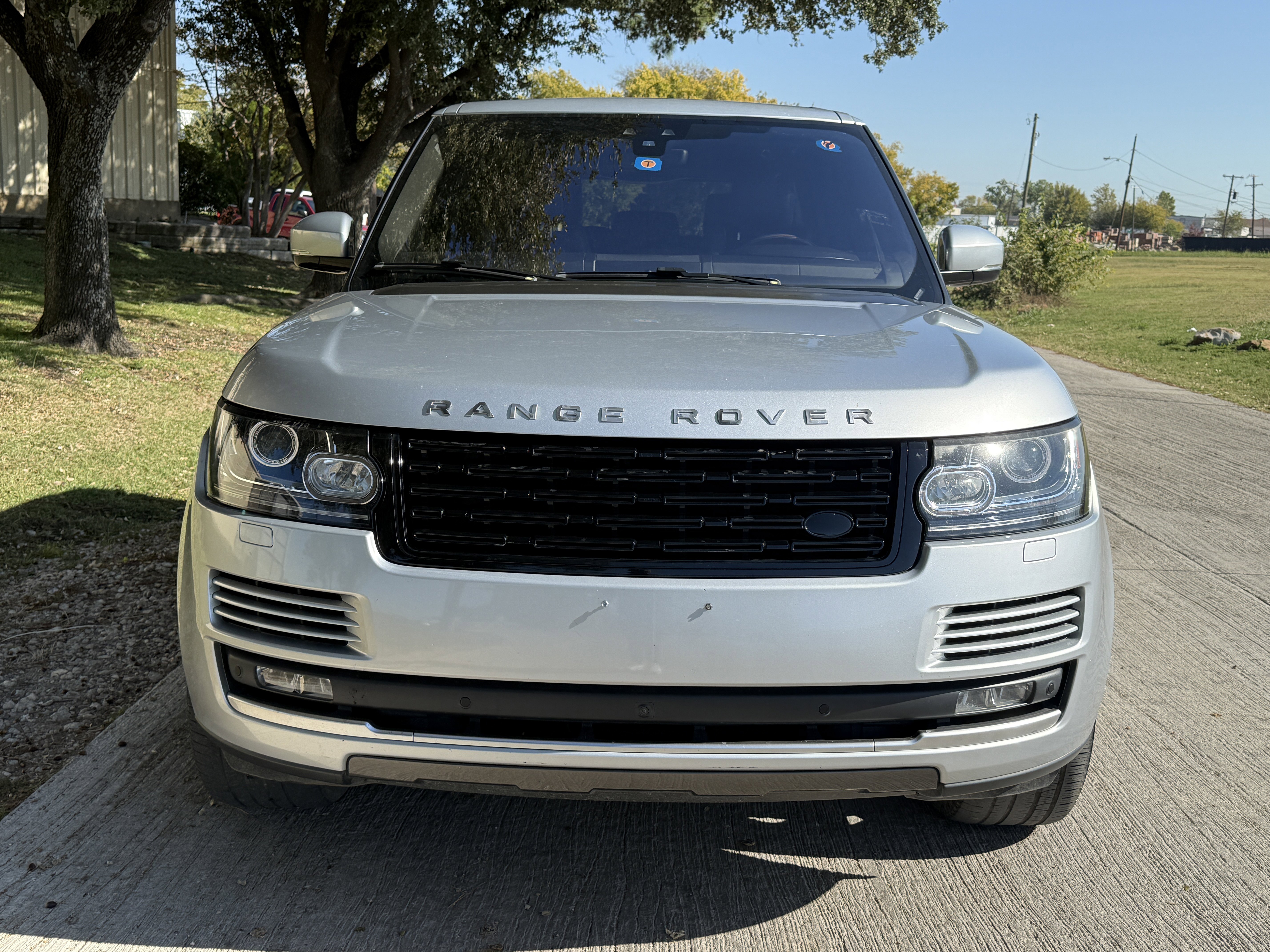 Used 2017 Land Rover Range Rover HSE image 11