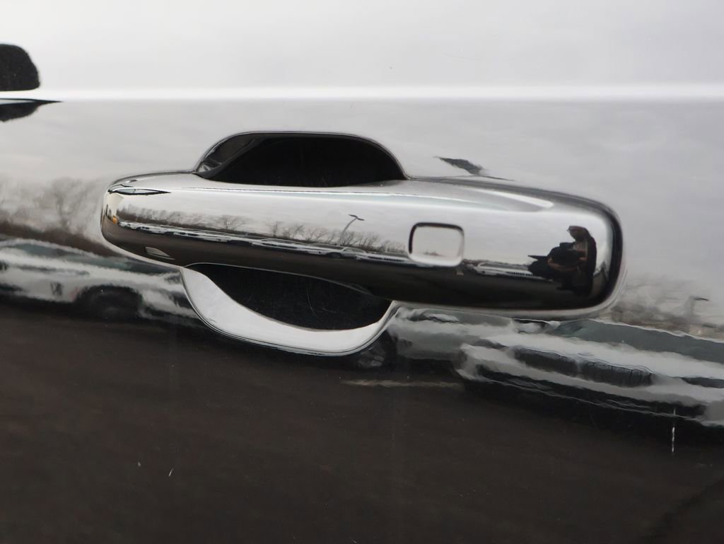 Used 2021 Volvo XC90 T6 Momentum w/ Advanced Package image 23