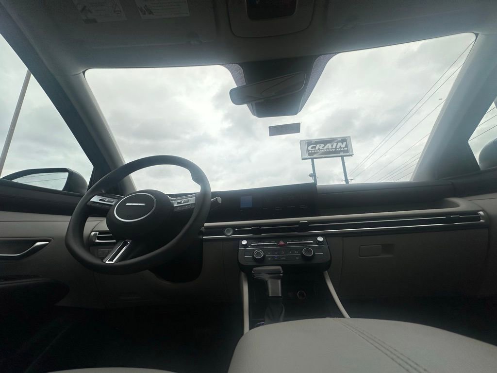 Certified 2025 Hyundai Tucson SE image 29