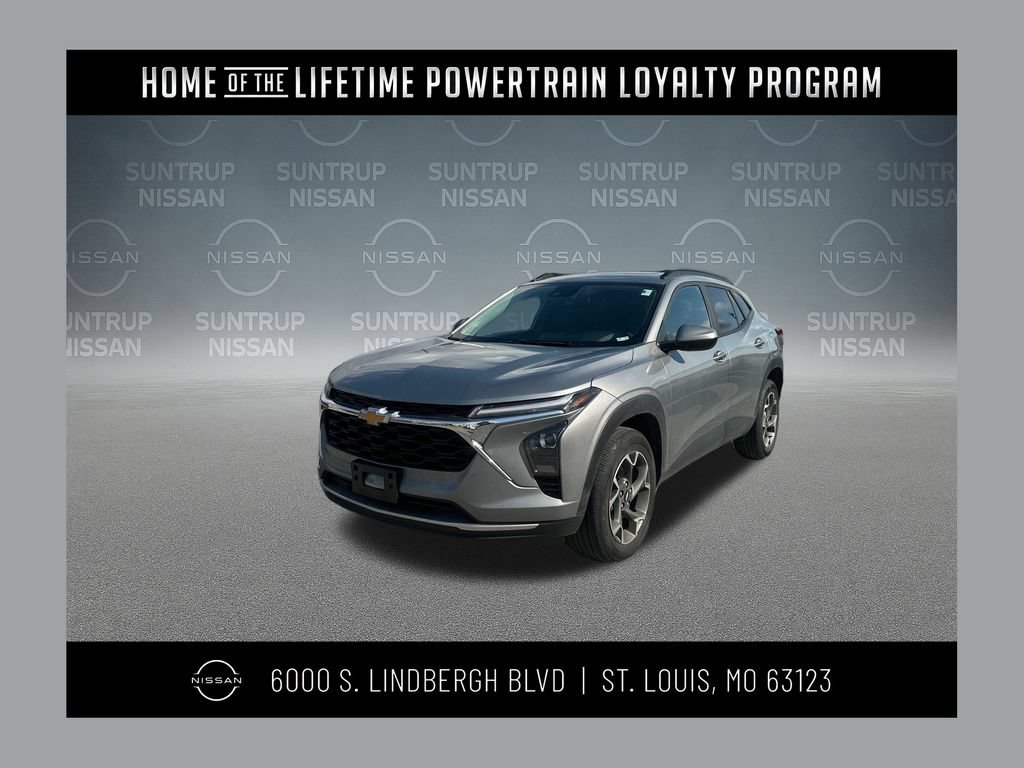 Used 2024 Chevrolet Trax LT FWD image 1