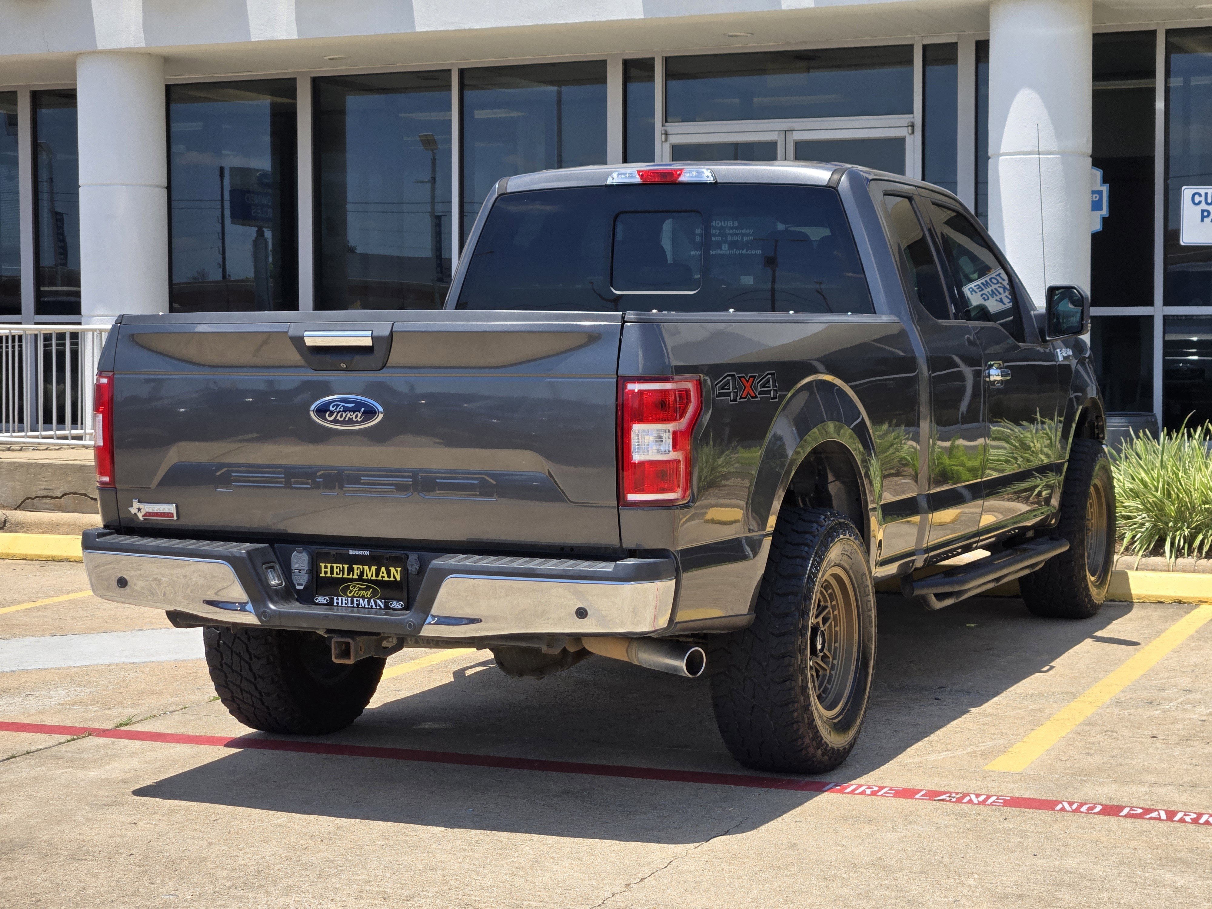 Used 2018 Ford F150 XLT w/ Equipment Group 302A Luxury AWD/4WD image 4