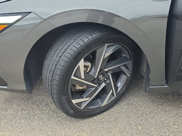 Used 2024 Hyundai Elantra Limited FWD image 33