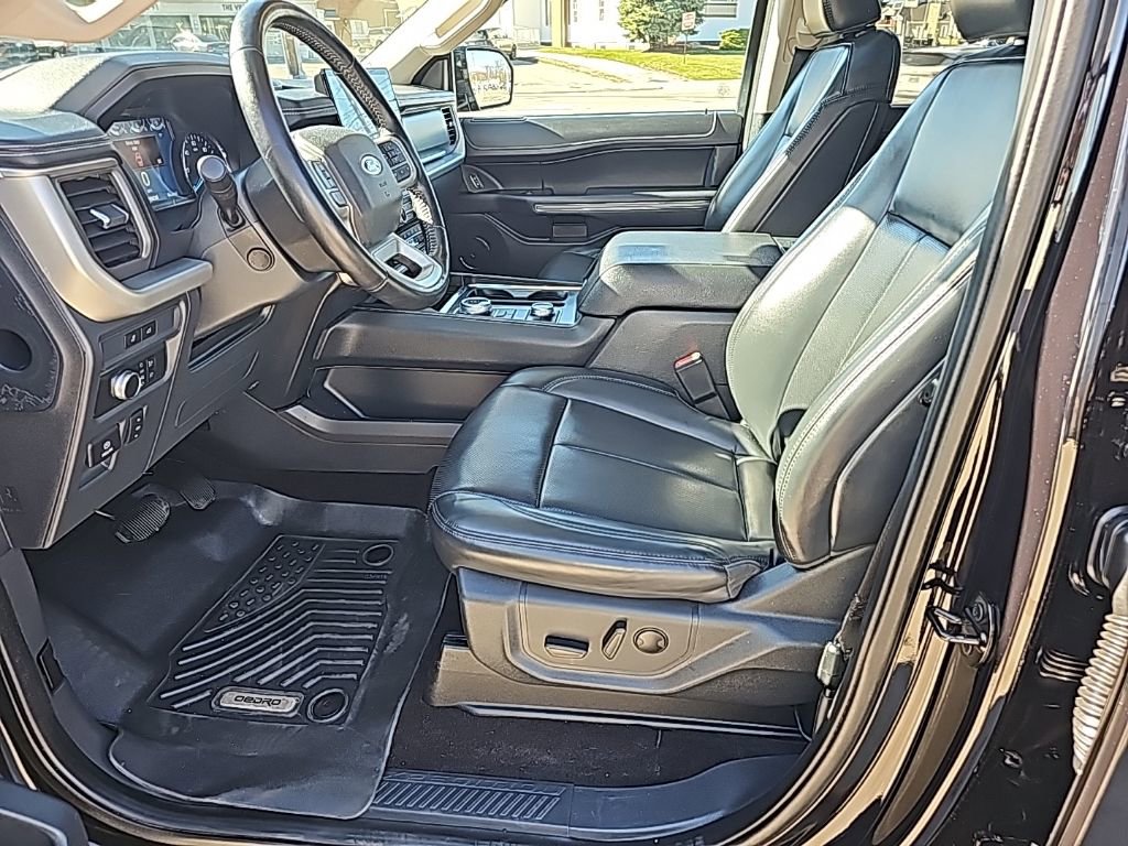 Used 2022 Ford Expedition XLT image 15