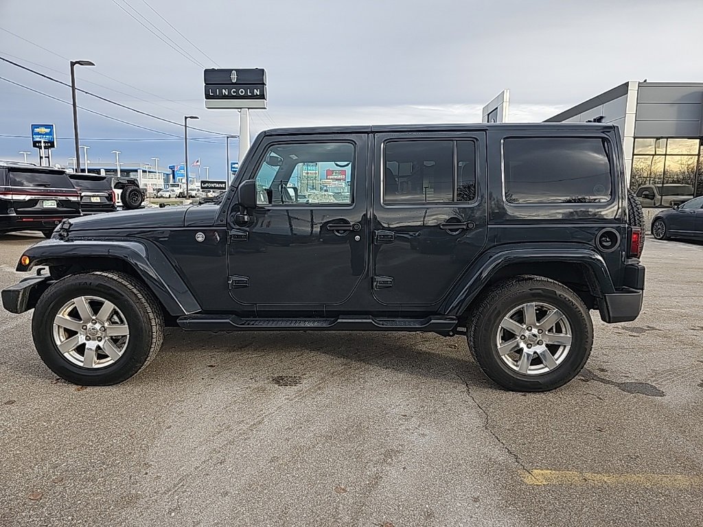 Used 2016 Jeep Wrangler Unlimited Sahara w/ Connectivity Group image 3