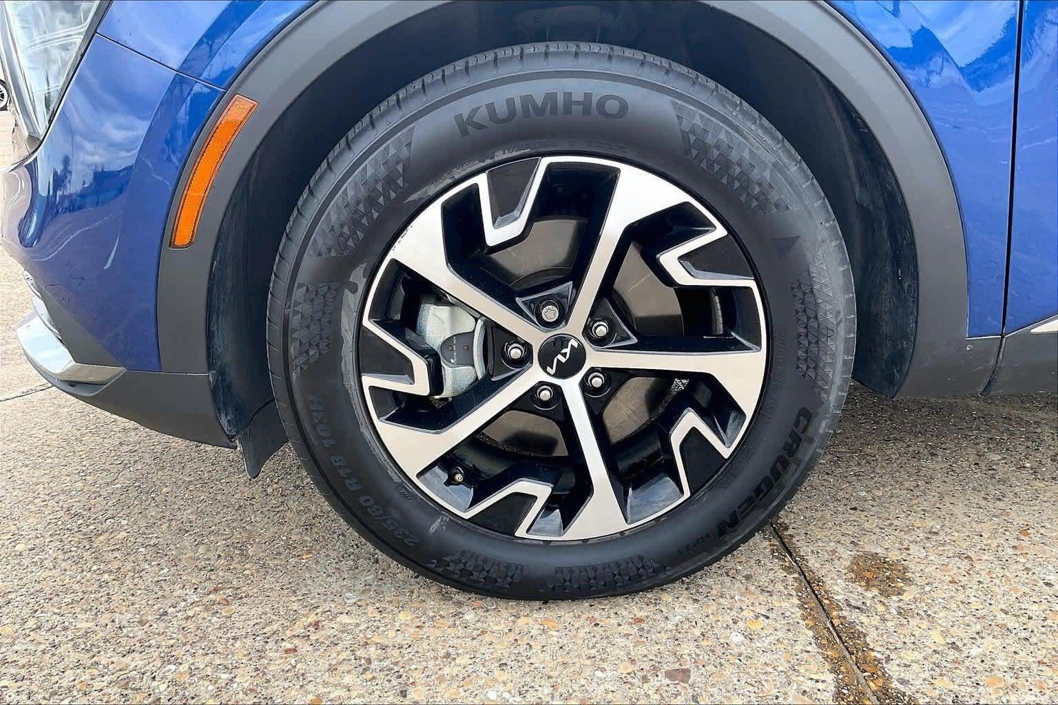 Certified 2025 Kia Sportage EX FWD image 7