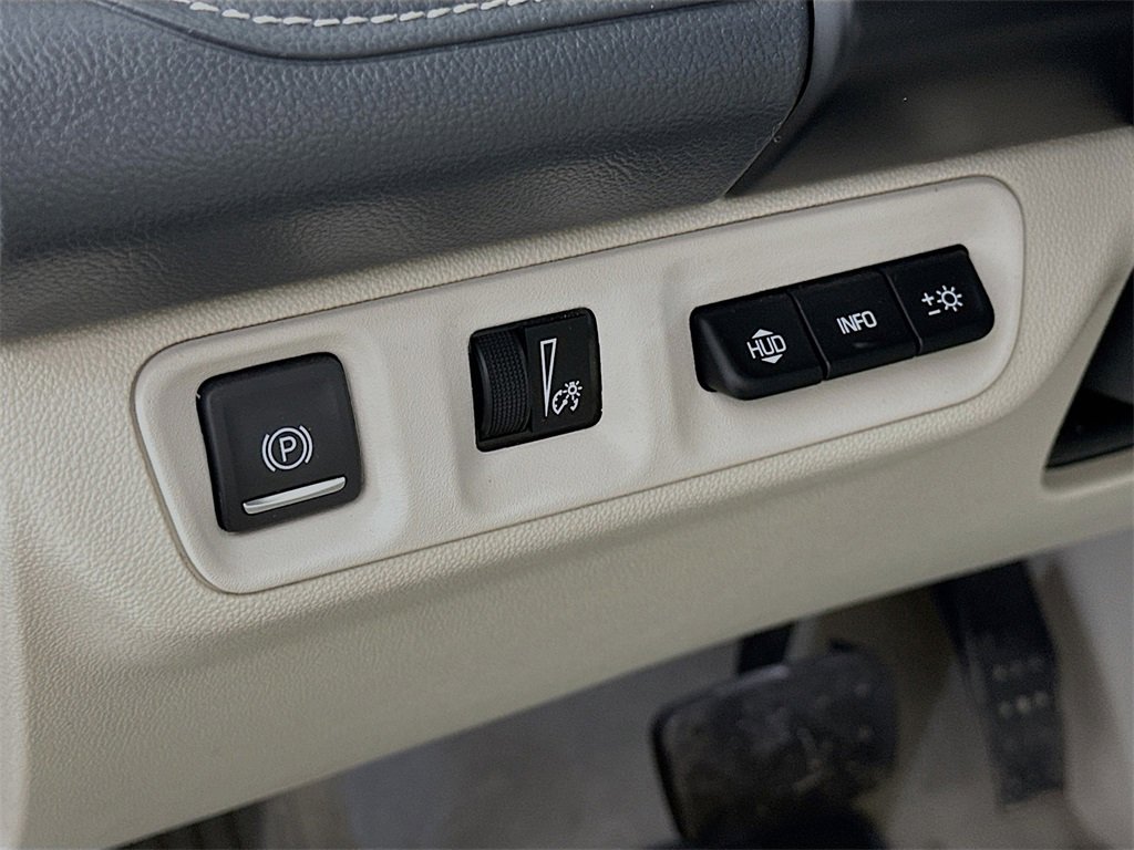 Used 2023 GMC Acadia Denali image 13