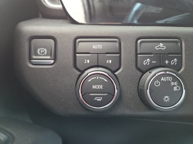 Used 2024 Chevrolet Silverado 1500 LT AWD/4WD image 9